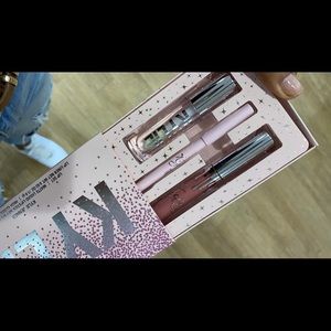 Kylie Holiday Lip Set.